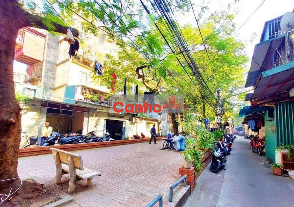 Chính Chủ Bán Gấp Tập Thể 8/3 DT 25m KK, Ô Tô Đỗ Cửa, View Triệu Đô.