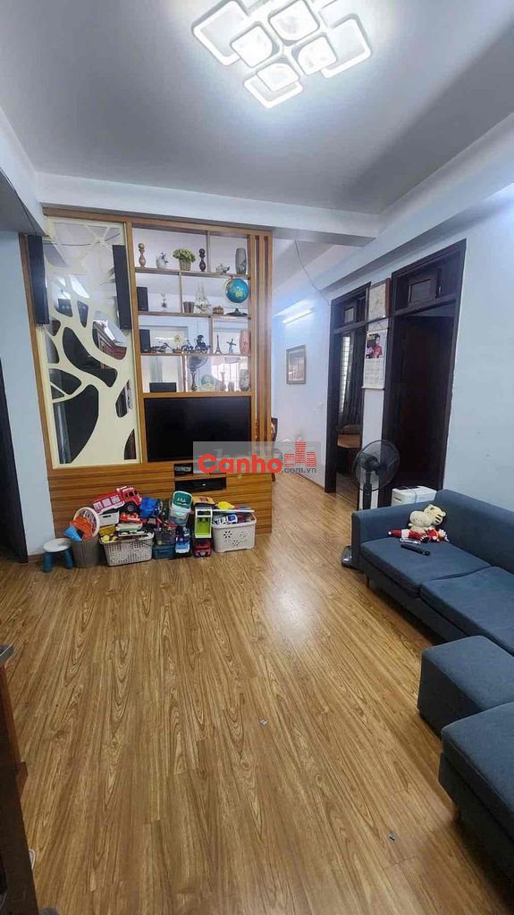 Hơn 4 tỷ có căn CC quân đội mặt phố Quỳnh Đô-Sổ đỏ 82m:3N;2VS full NT