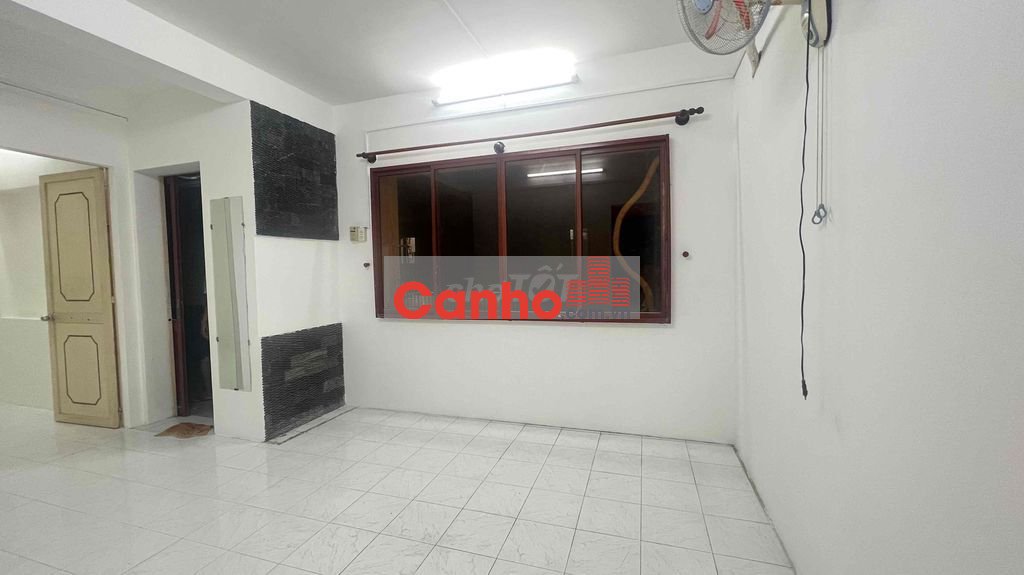 Bán căn hộ A4 phan xich long 40m 1pn 1wc banvon nhà thoáng mát 2ty9