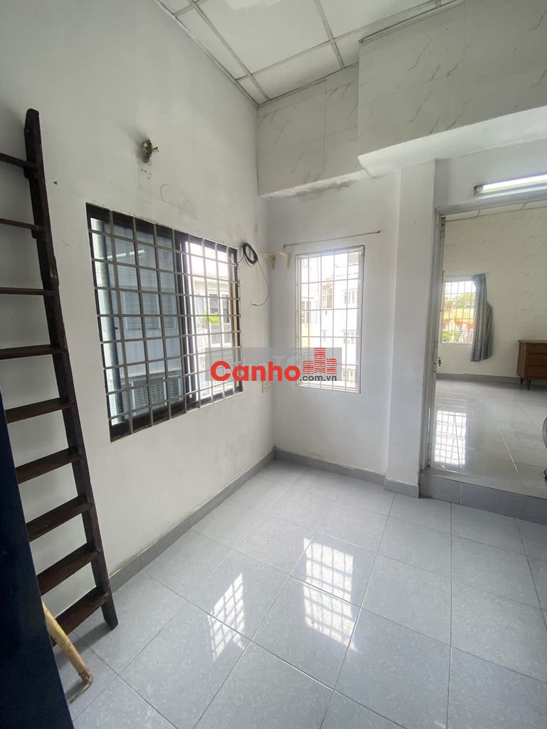 Chính chủ bán chung cư cũ Phan Đình Phùng 999tr sổ hồng riêng