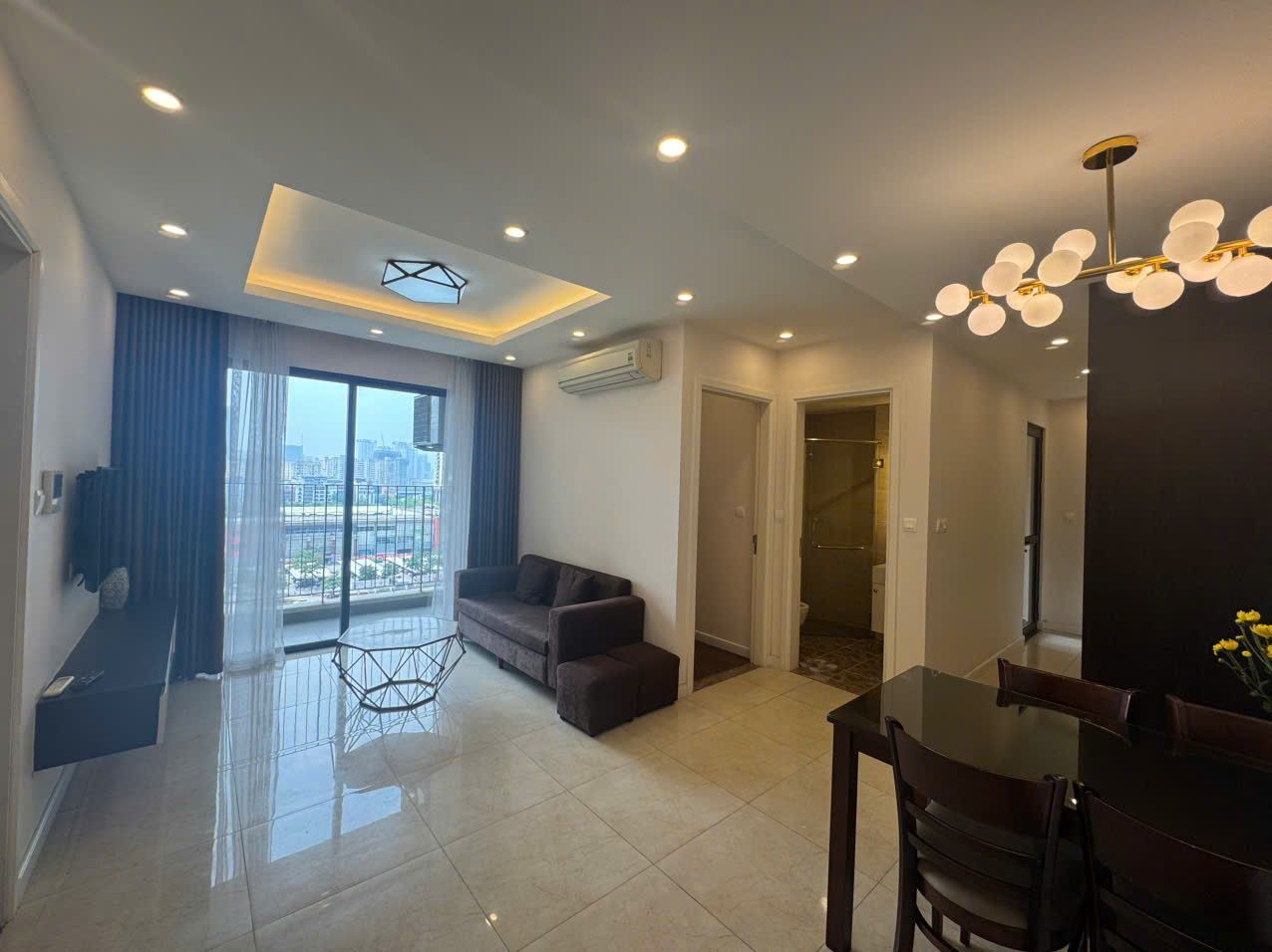 VUÝP căn 2PN đáng cân nhắc tại Vinhomes D'Capitale - DT 78m2 tầng trung giá 8.8 tỷ