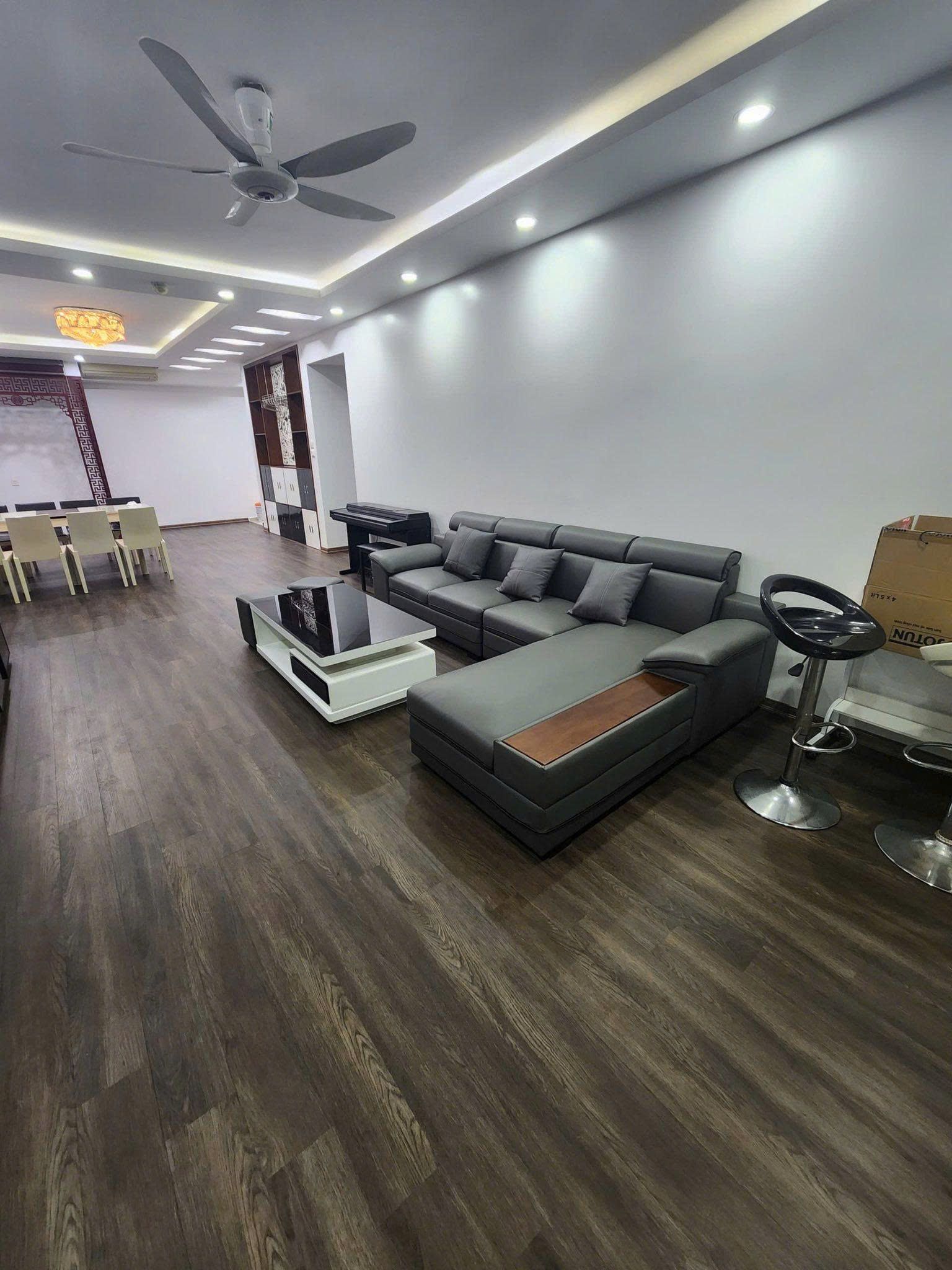 Bán nhanh CH Mulberry Lane - DT 124m2 - tòa D đẹp, tầng trung giá 8.2 tỷ