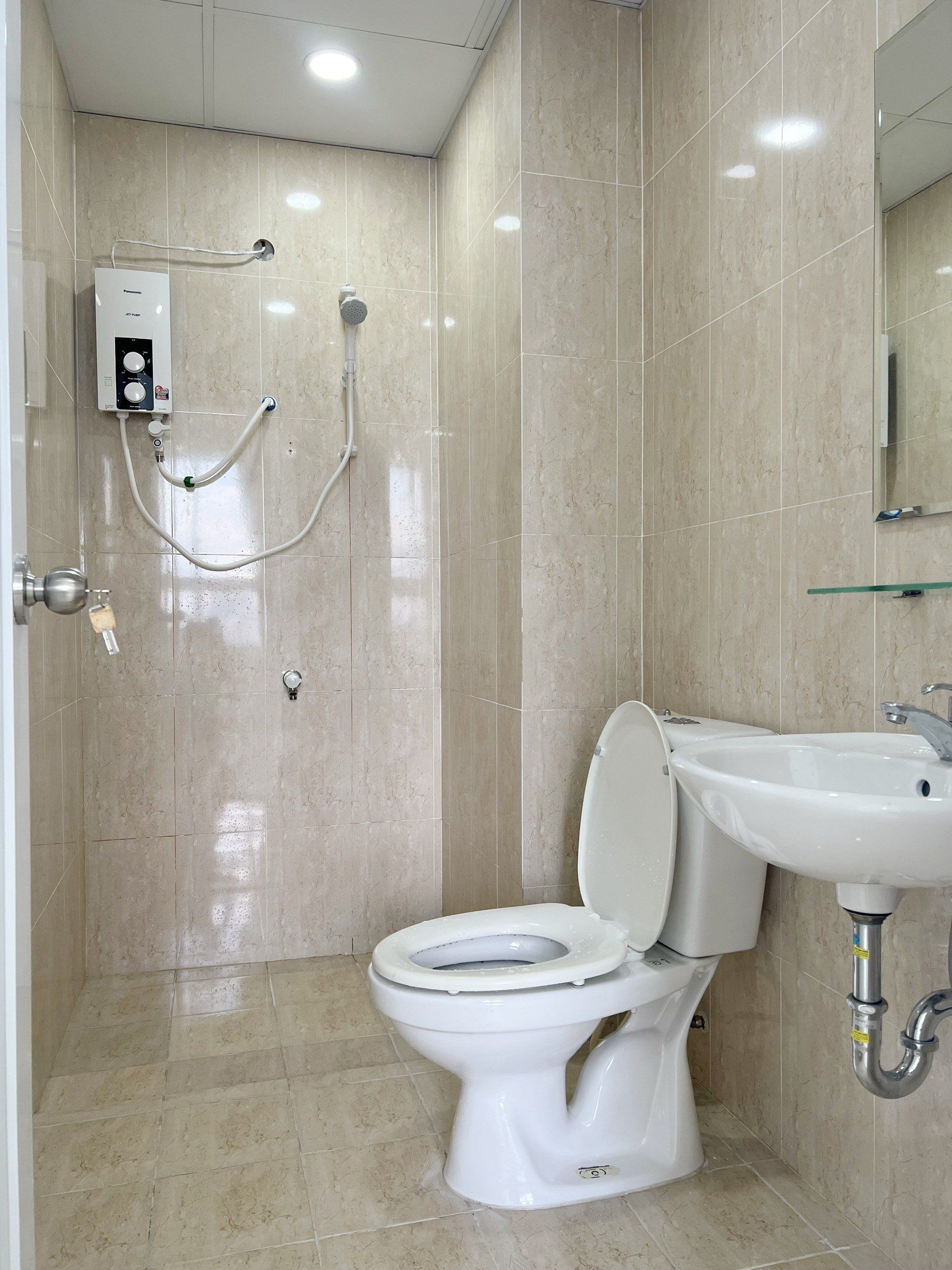 BÁN CHUNG CƯ KHUÔNG VIỆT CẠNH ĐẦM SEN CÓ SỔ HỒNG