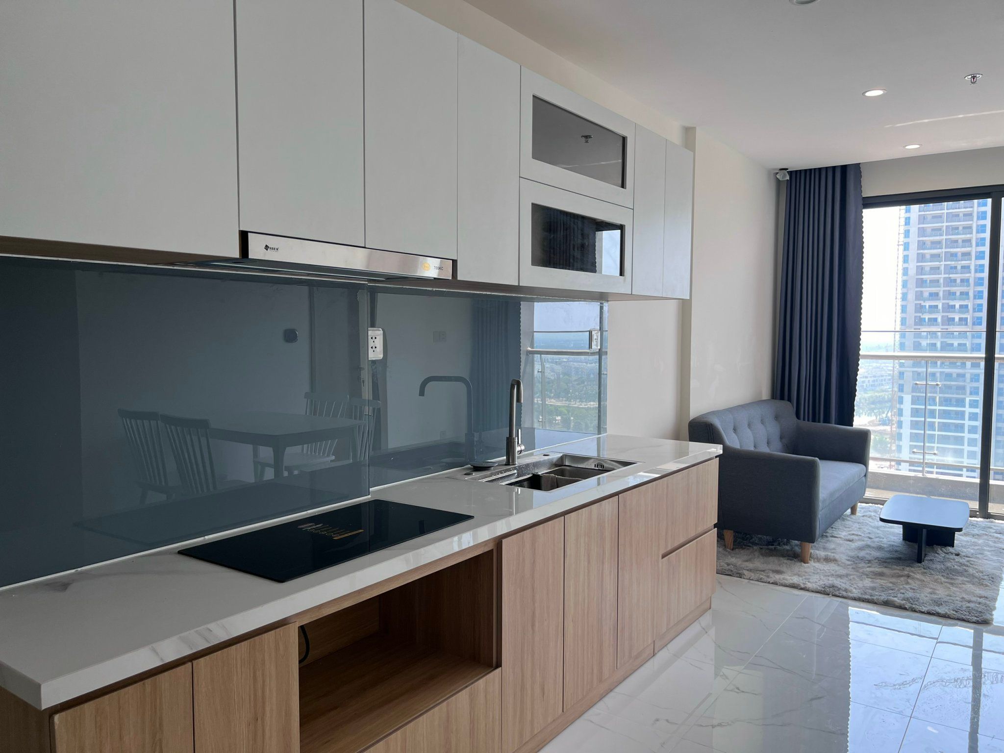 Bán 3PN 81m2 Vinhomes Grand Park (Hướng Đông Nam) giá 2.8 tỷ bao thuế phí