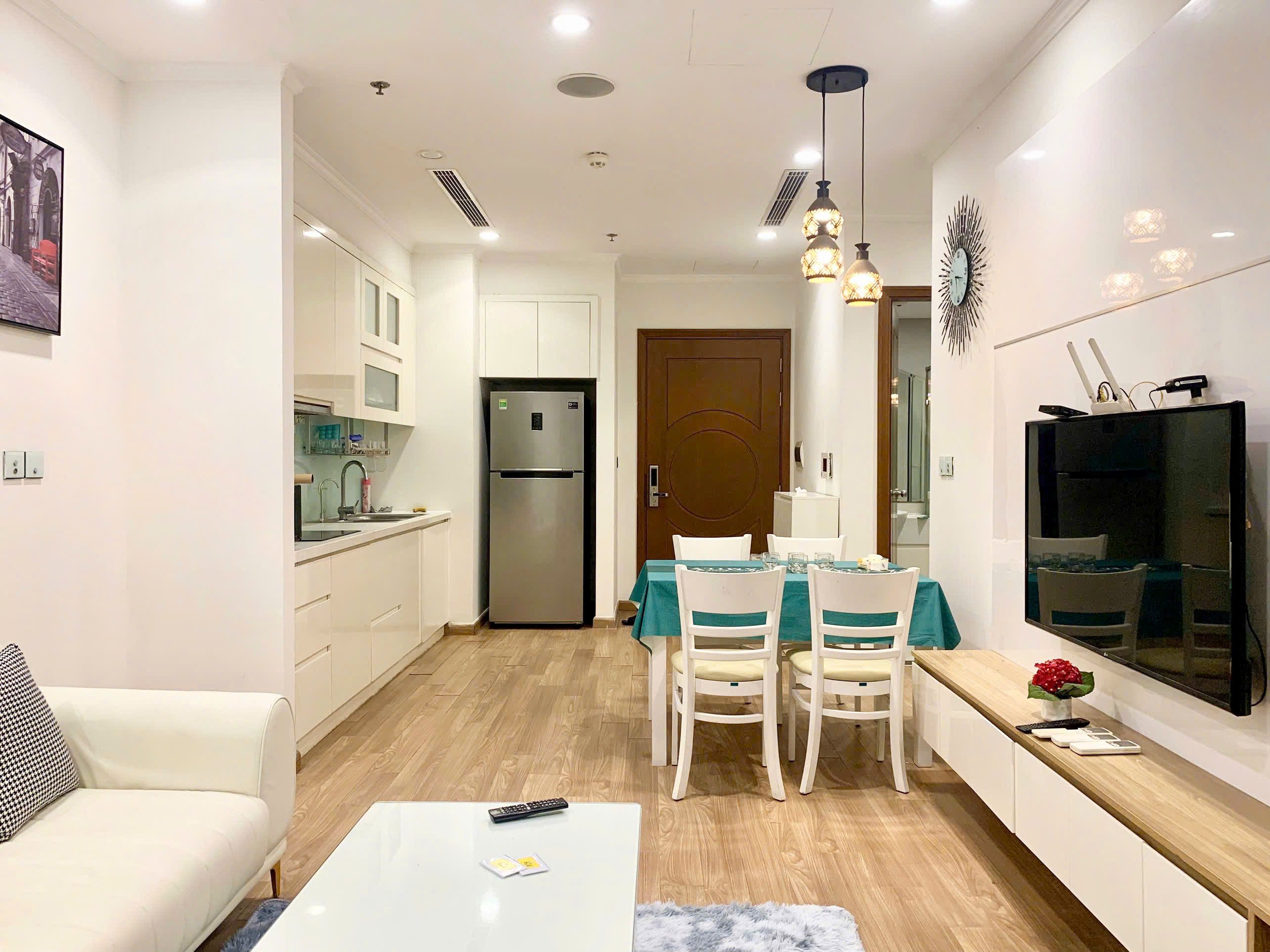 5 tỷ! Bán Căn Hộ 2PN tại chung cư Imperia Sky Garden 423 Minh Khai. LH: 0975997166