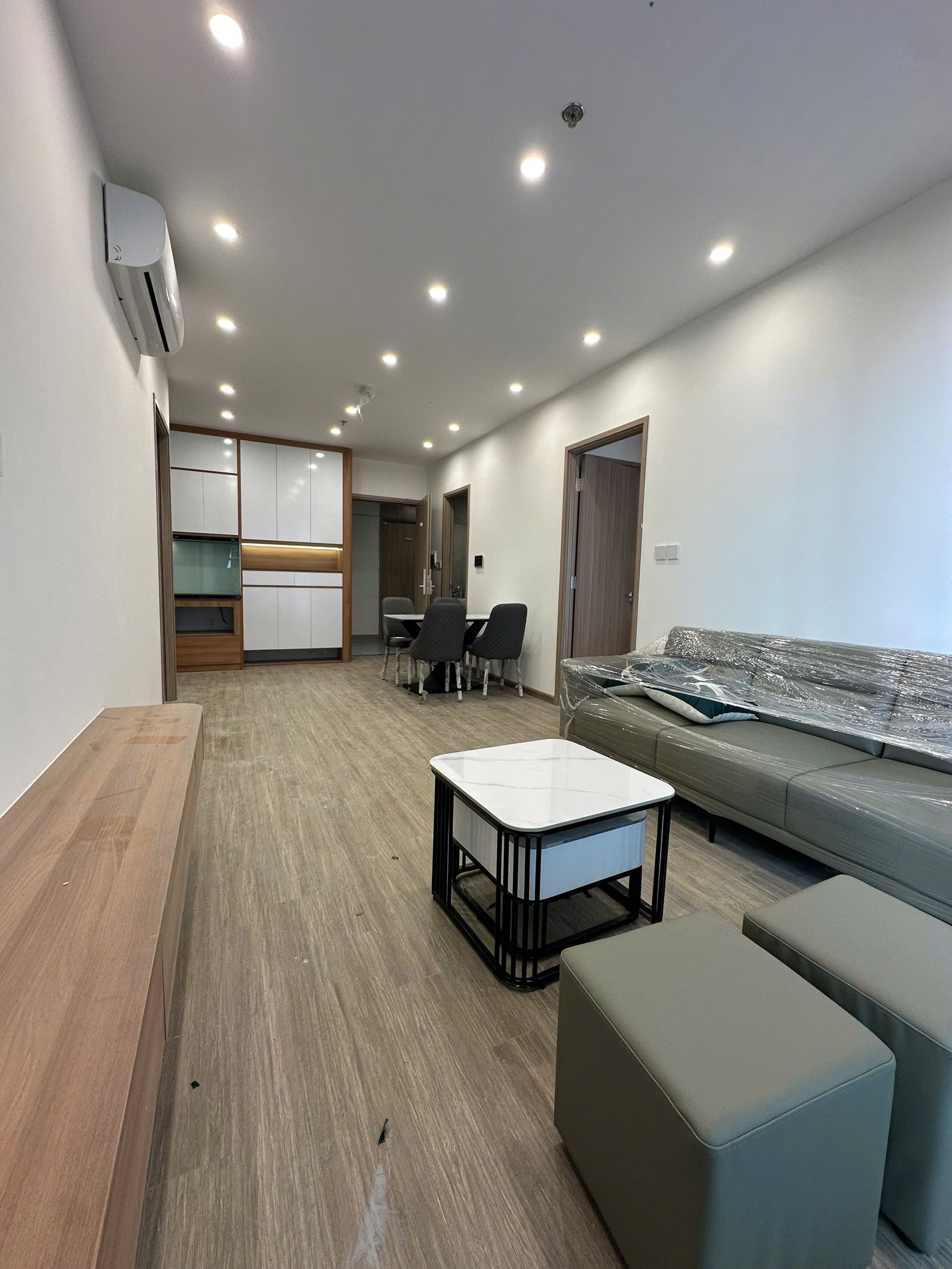 cho thuê căn hộ chung cư Vinsmart City. 63m, 2 phòng ngủ, đủ đồ mới 100%