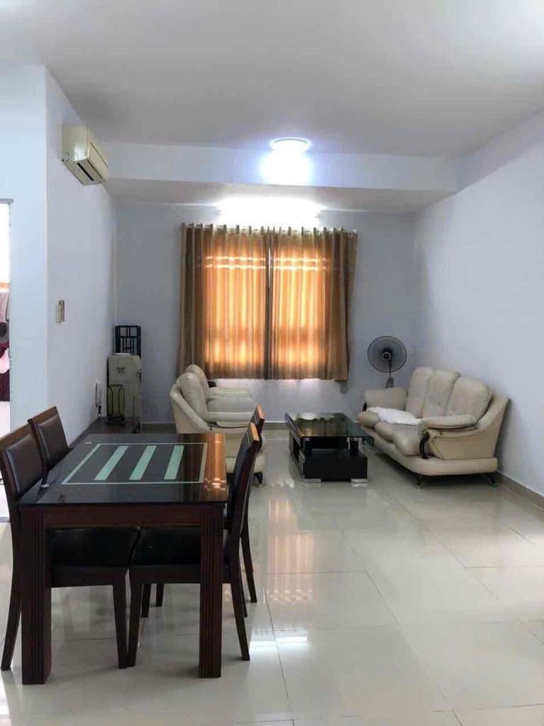 Chính chủ cho thuê căn hộ tại C7 Giảng Võ, Ba Đình, DT 80m2, 3 PN, full đồ, view hồ giá 15 triệu