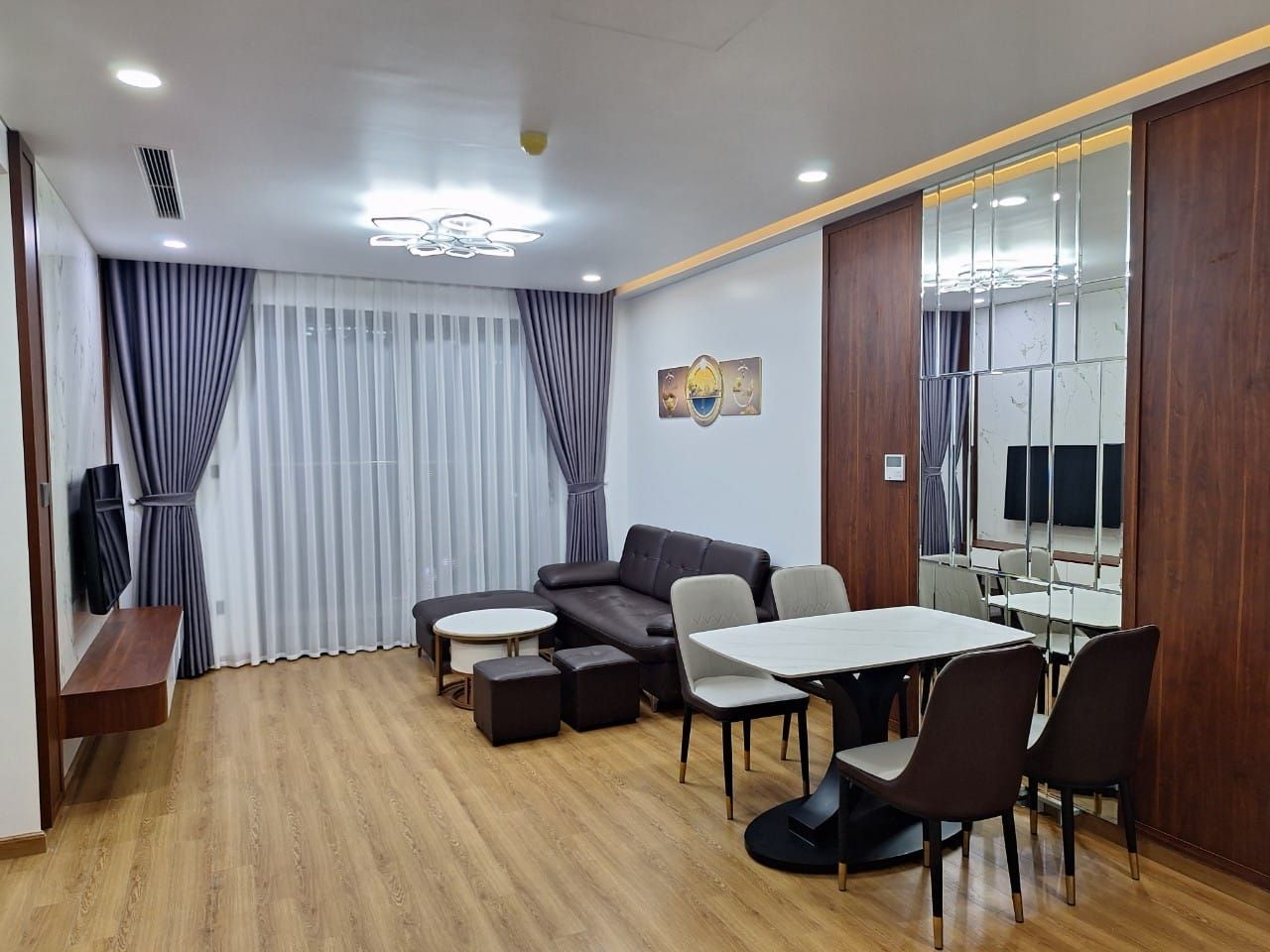 Cho thuê căn 2 ngủ, 74m2 full đồ đẹp giá 12 triệu/tháng, tại Anland LakeView