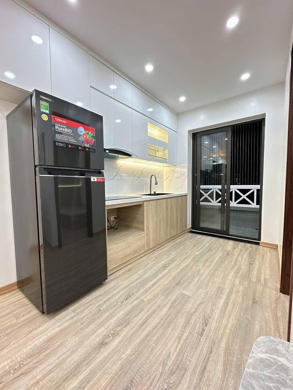 Chính chủ bán căn 2 phòng ngủ 72m2 tòa VP3 bán đảo Linh Đàm, nhà sạch sẽ sẵn nội thất chỉ việc ở