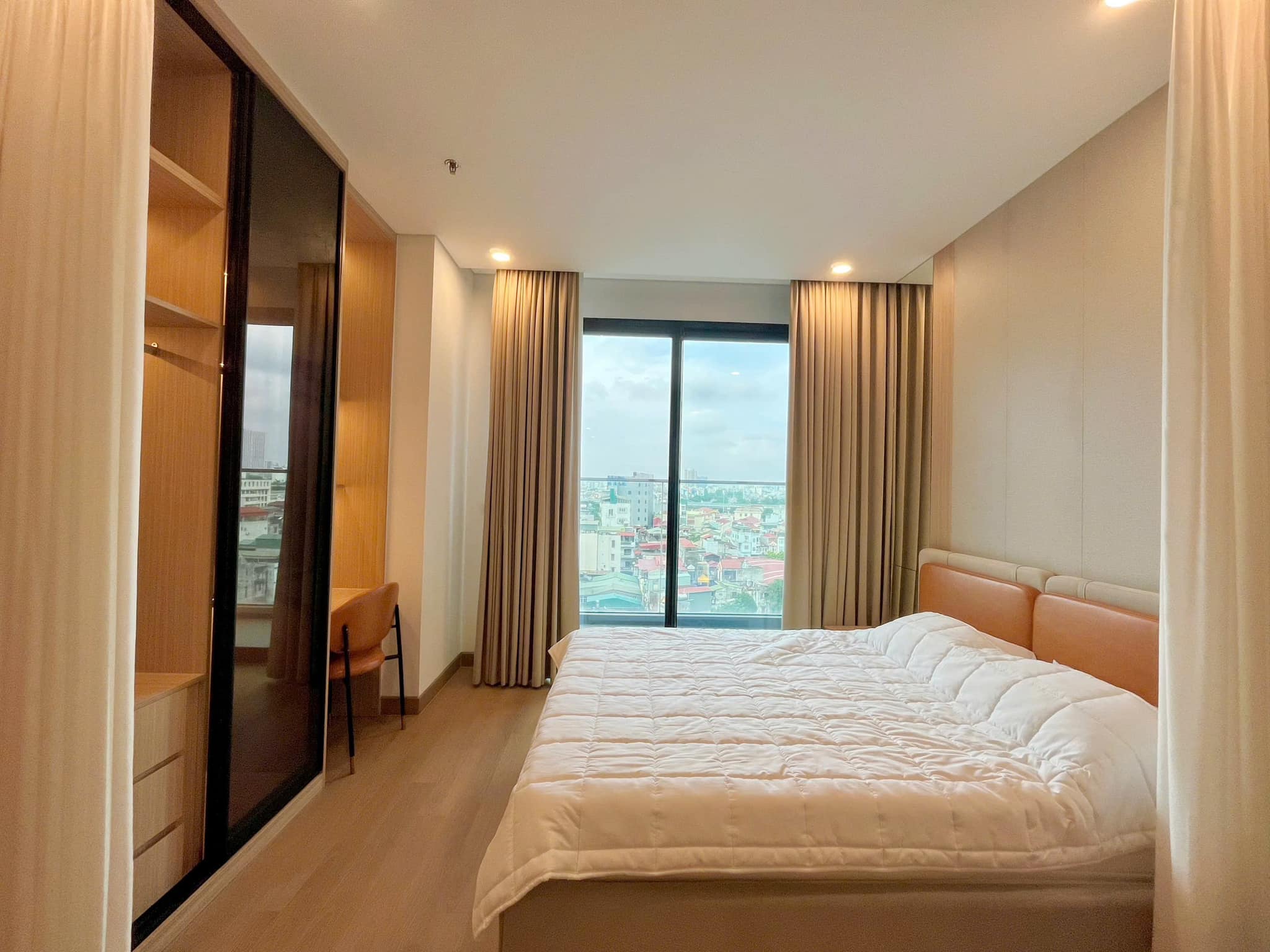 Cho thuê căn 3PN 2VS full đồ 18 tr DT 120m2 Fafilm - VNT Tower, Thanh Xuân lh: 0343 359 ***