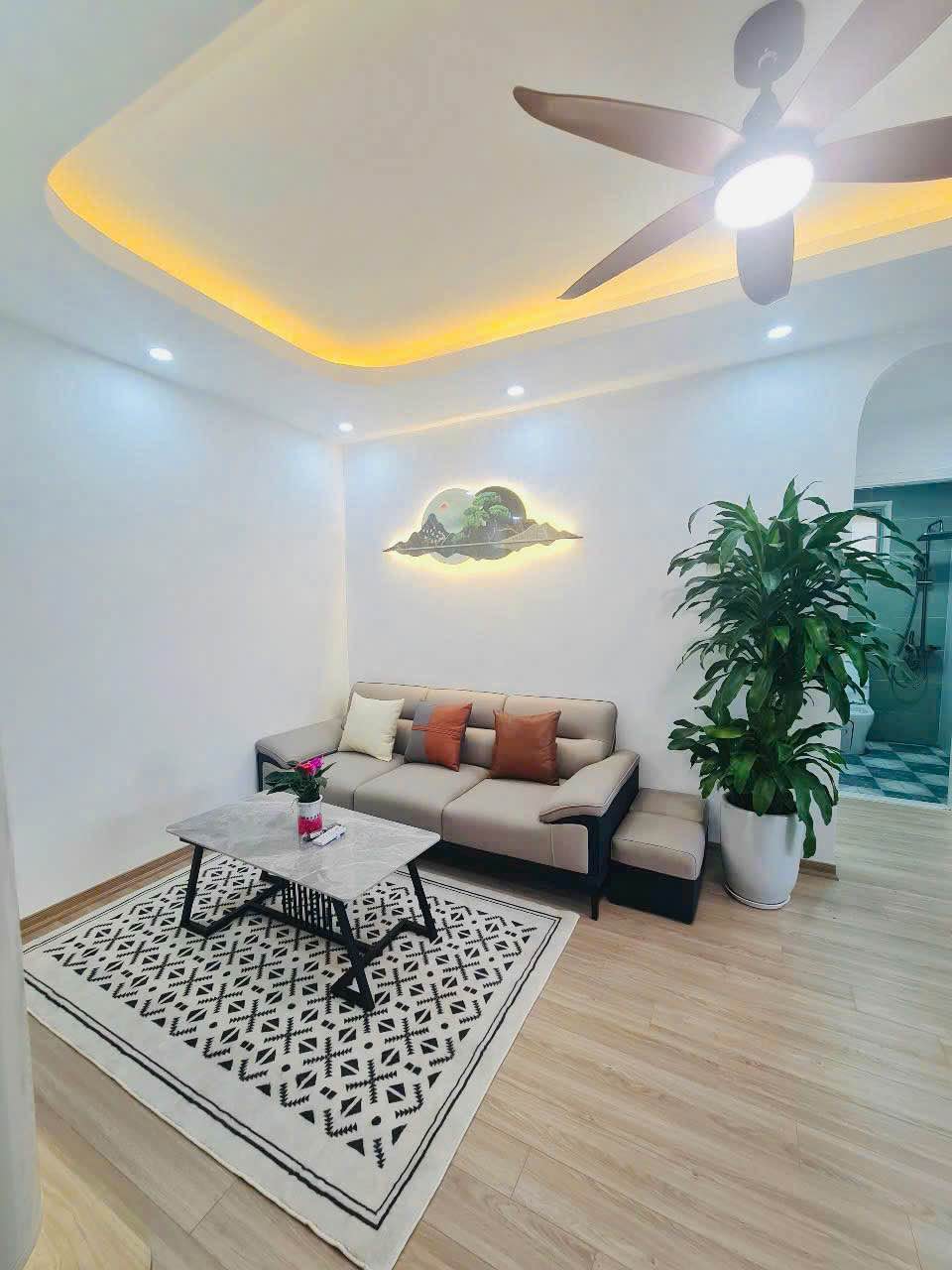 Bán căn hộ chung cư Rainbow Linh Đàm, 6,1 tỷ, 90m2, view đẹp, sổ đỏ uy tín