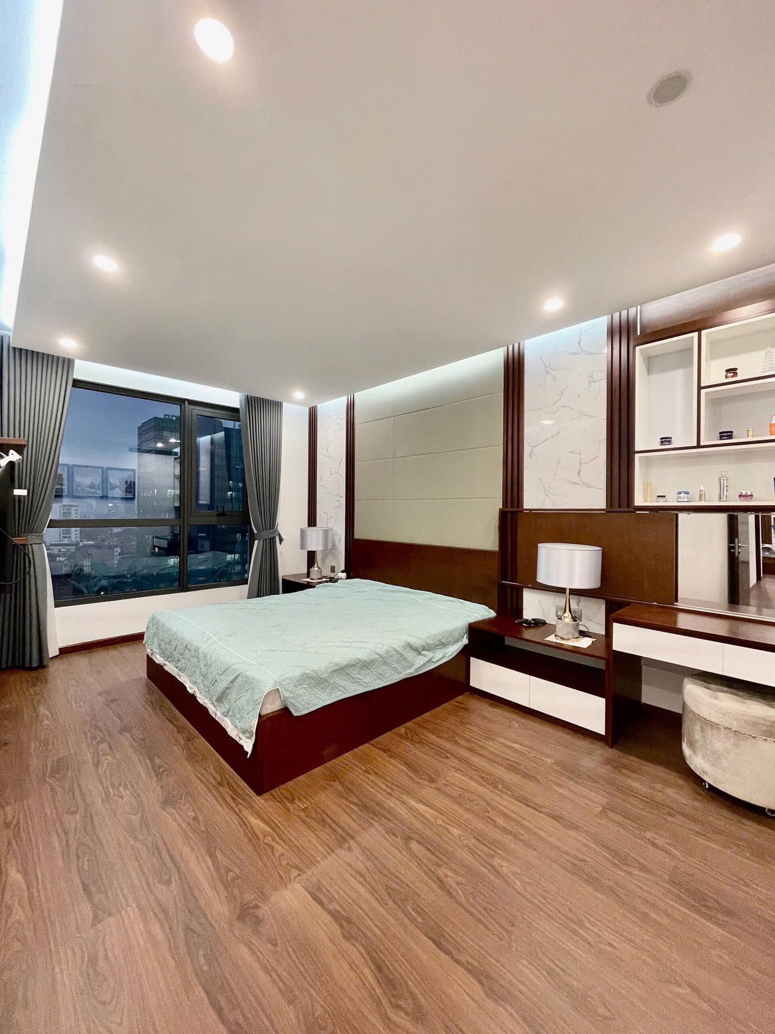 Studio 47 Văn Cao (cách mặt đường Văn Cao chỉ 2 bước chân) - đủ đồ cơ bản - 4,8tr - chính chủ