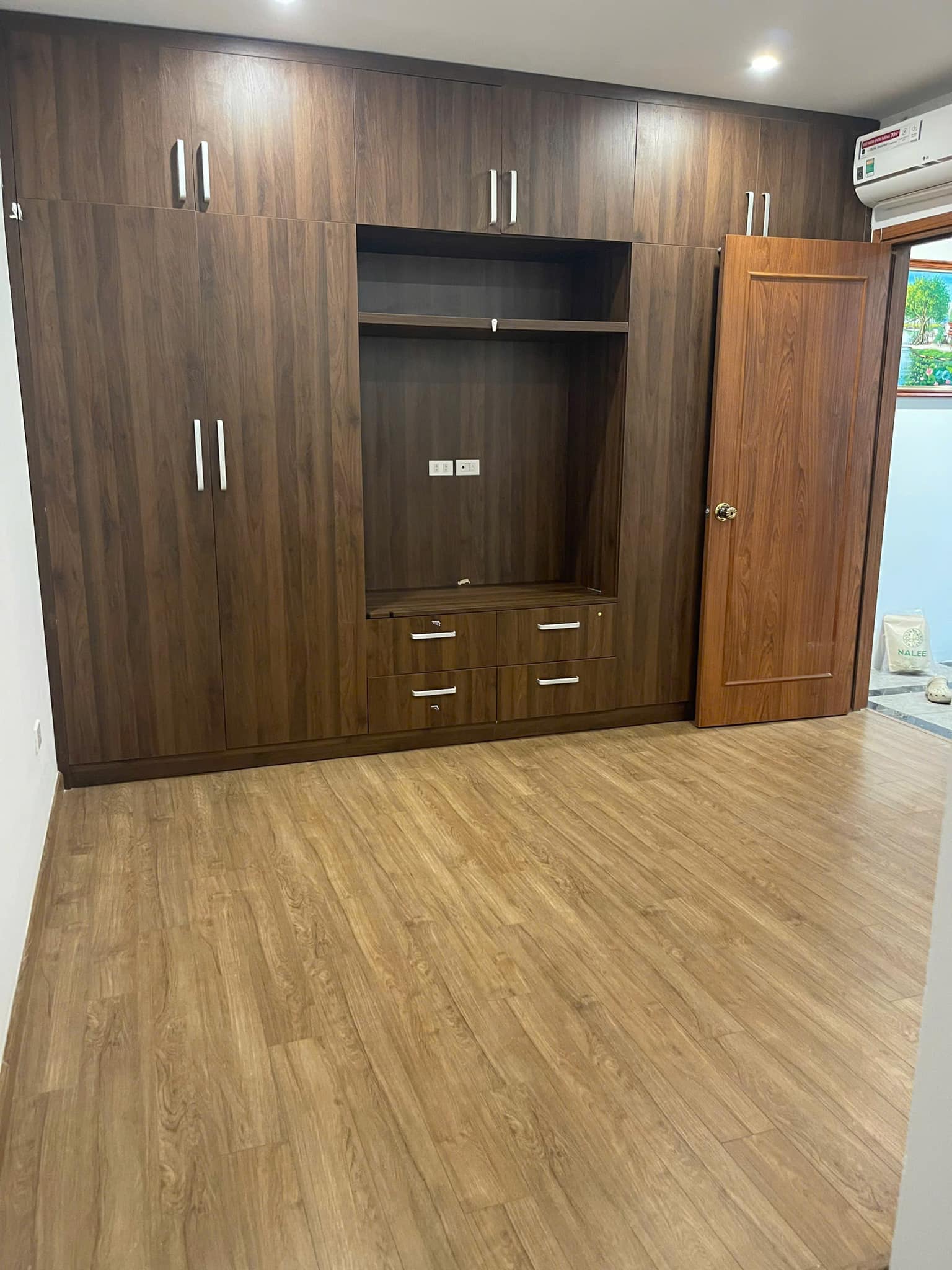 Hiếm: Cho thuê căn hộ 3PN, đủ đồ tại Hà Đô Park View, với giá 20tr/th. LH: 0899 511 ***