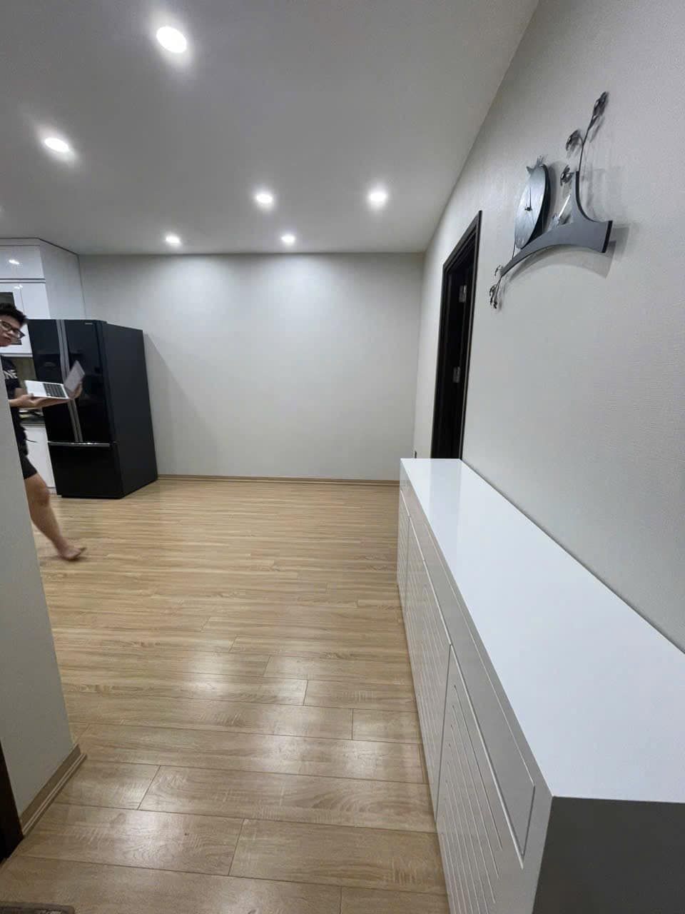 Tôi bán căn hộ chung cư toà Hà Đô Park View. DT 130m2, 3 PN, 2 WC