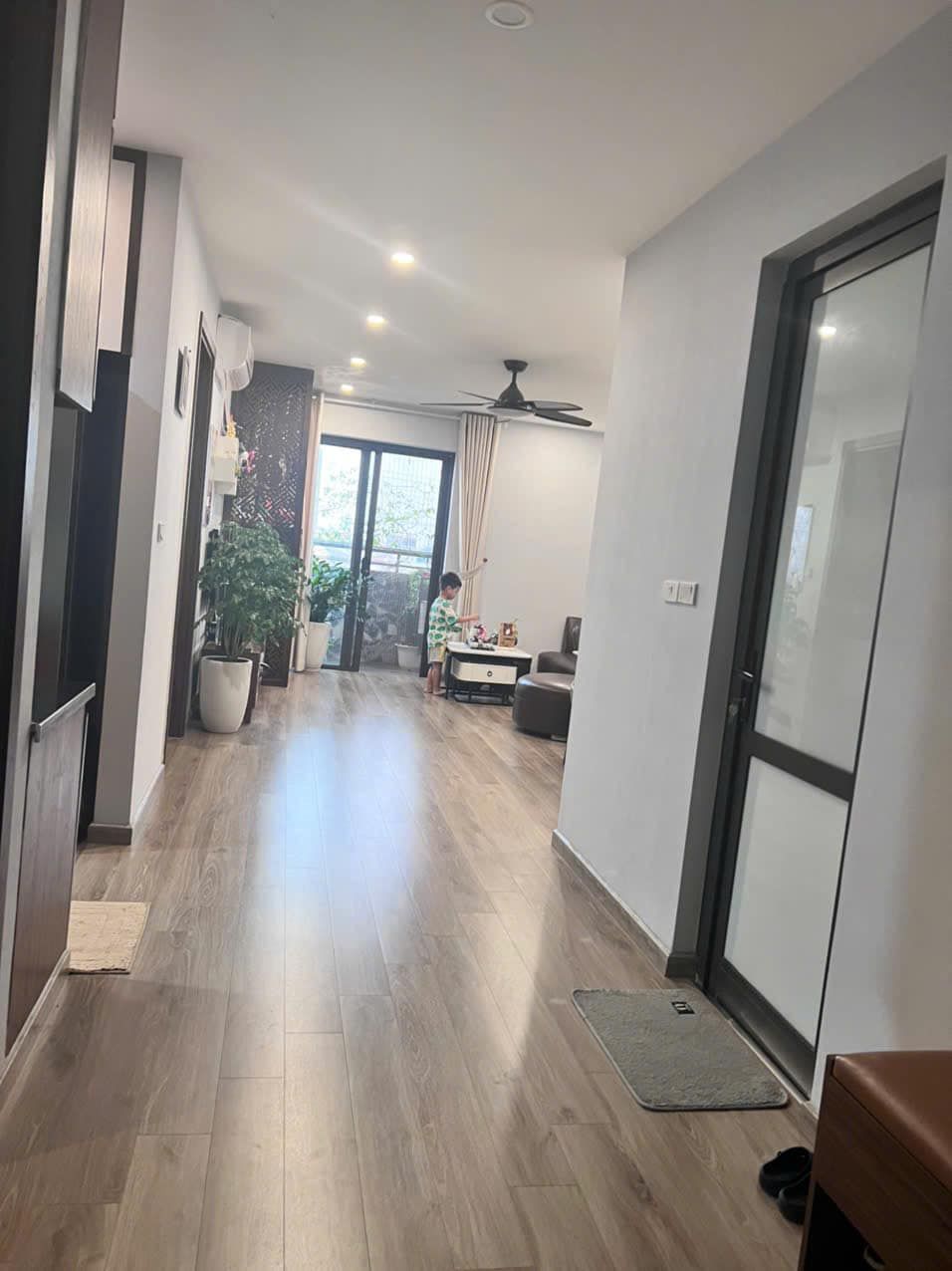 Hot! Cho thuê căn hộ chung cư cao cấp Five Star West Lake 2PN DT 168m2 full đồ giá tốt view Hồ Tây