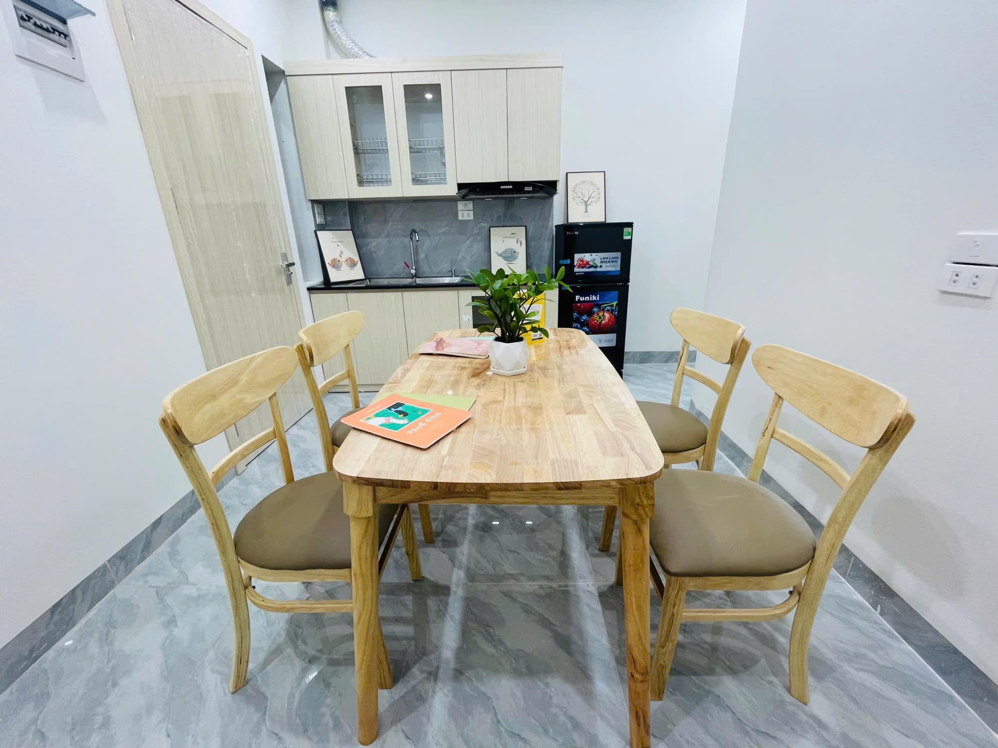 Chính chủ bán gấp căn 121m2 tòa B chung cư Thống Nhất Complex, giá 9 tỷ LH: 0988 598 ***