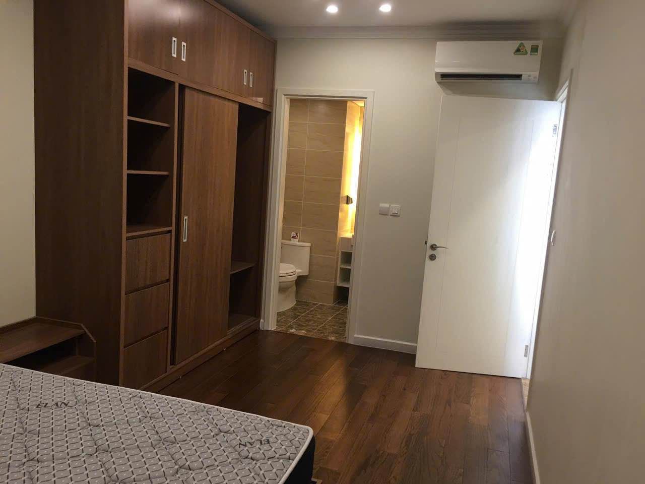 Bán căn 2PN, full nội thất, 86m2, Vinhomes Nguyễn Chí Thanh, ban công Đông Nam