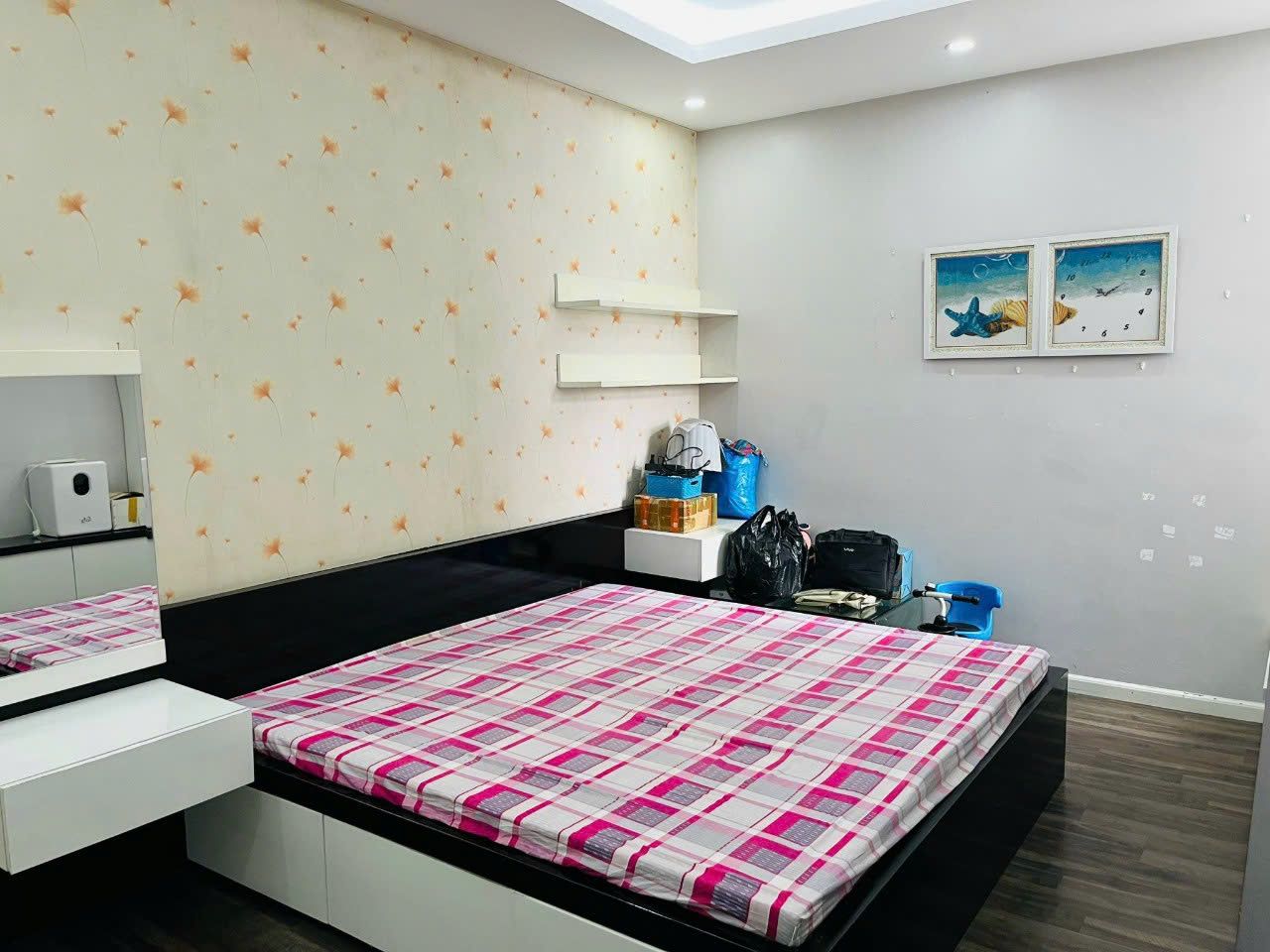 Cho thuê căn hộ Hà Nội Center Point, DT 83m2, 3 phòng ngủ, full đồ đẹp, giá 15 tr/th có TL