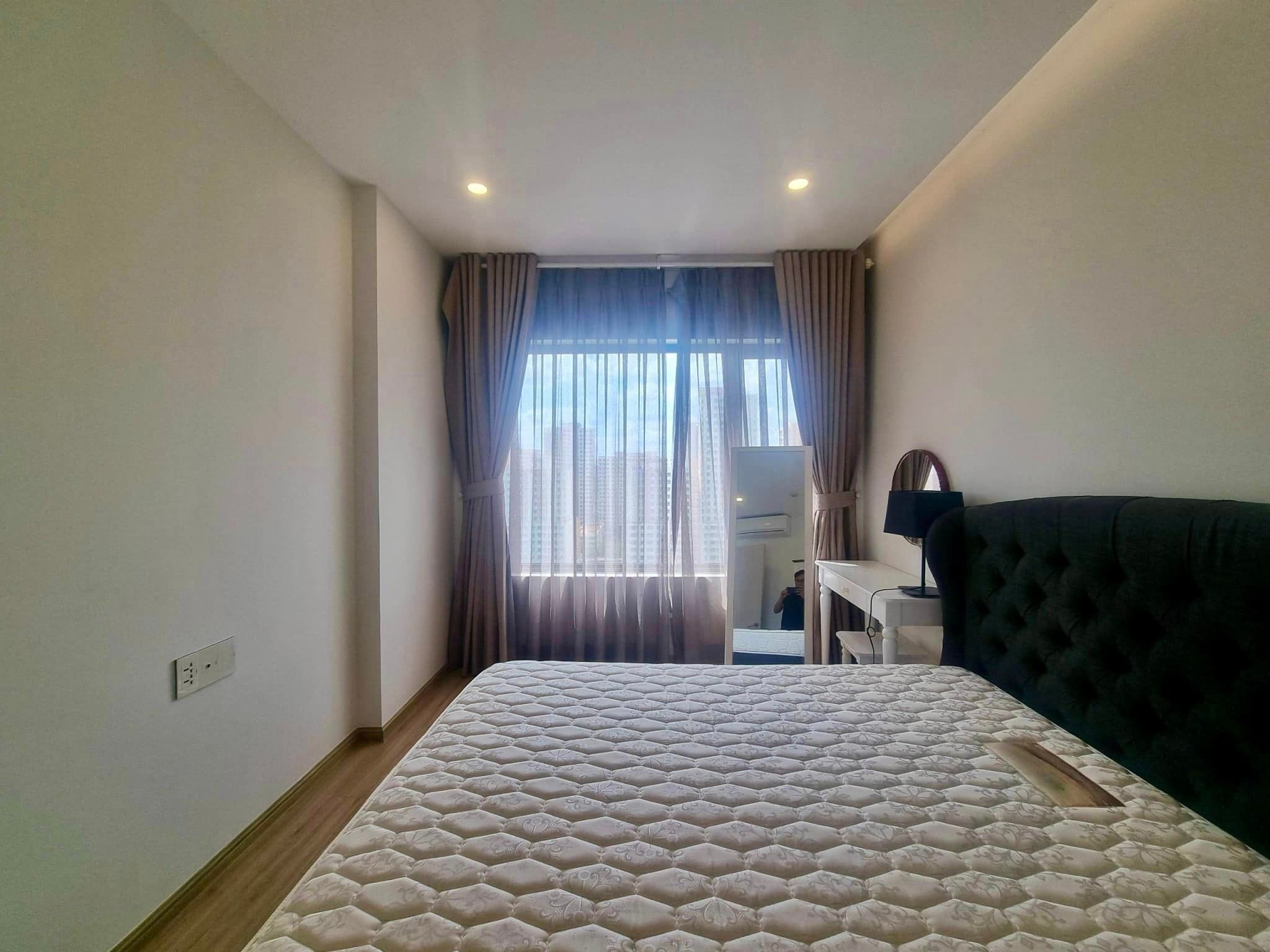 Cho thuê CHCC New City 3PN, nội thất cơ bản, hàng hiếm, view nội khu giá 18 triệu LH 0965 646 ***