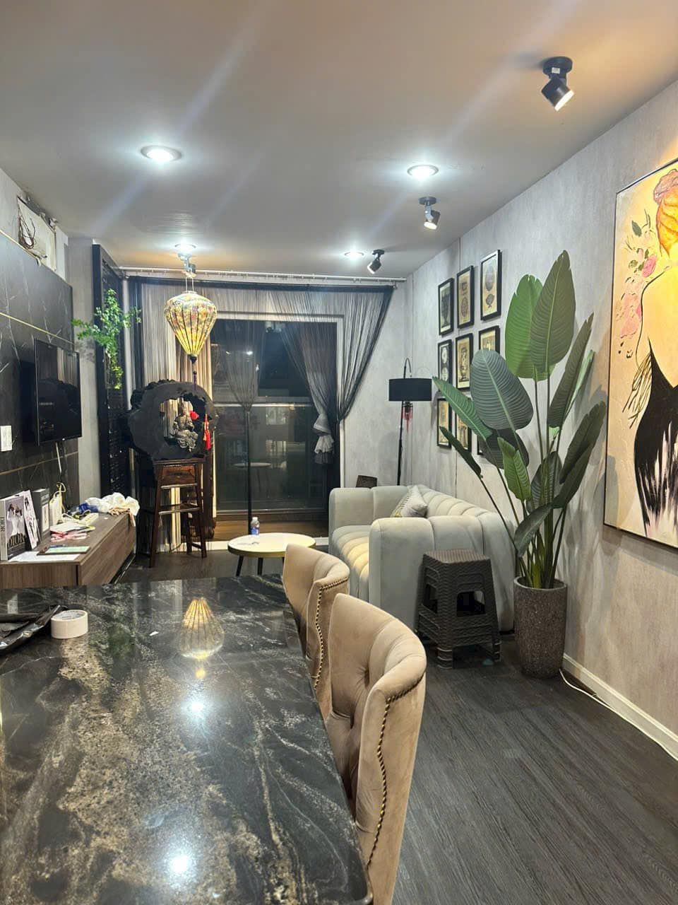 Bán căn hộ tại tòa Eurowindow Multi Complex - 27 Trần Duy Hưng, 160m, giá rẻ