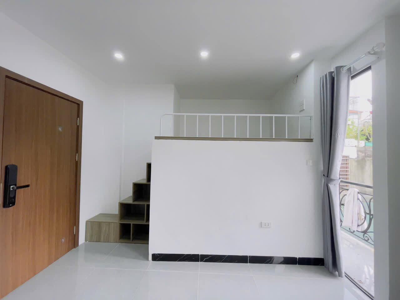 Cho thuê nhà nguyên căn tại Hào Nam, diện tích 70m2 x 5T, thông sàn. Giá cho thuê 15 triệu/tháng