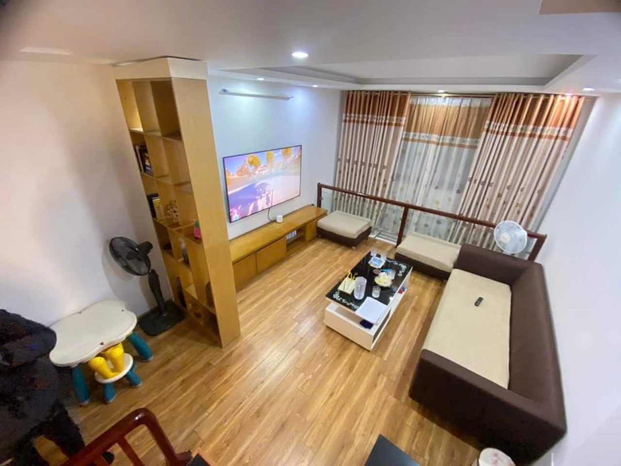 2PN 2VS full đồ giá 13.5 triệu diện tích: 70m2 Riverside Garden, Thanh Xuân. LH: 0343 359 ***