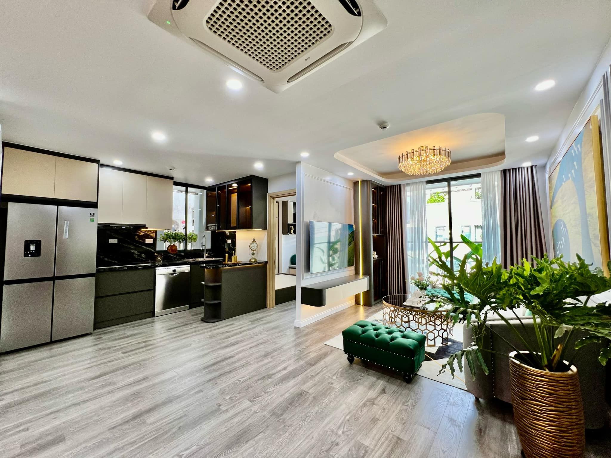 Chính chủ cần cho thuê căn 3PN, 2WC, 112m2, view hồ, căn hoa hậu, toà N02T3 Ngoại Giao Đoàn, 14tr