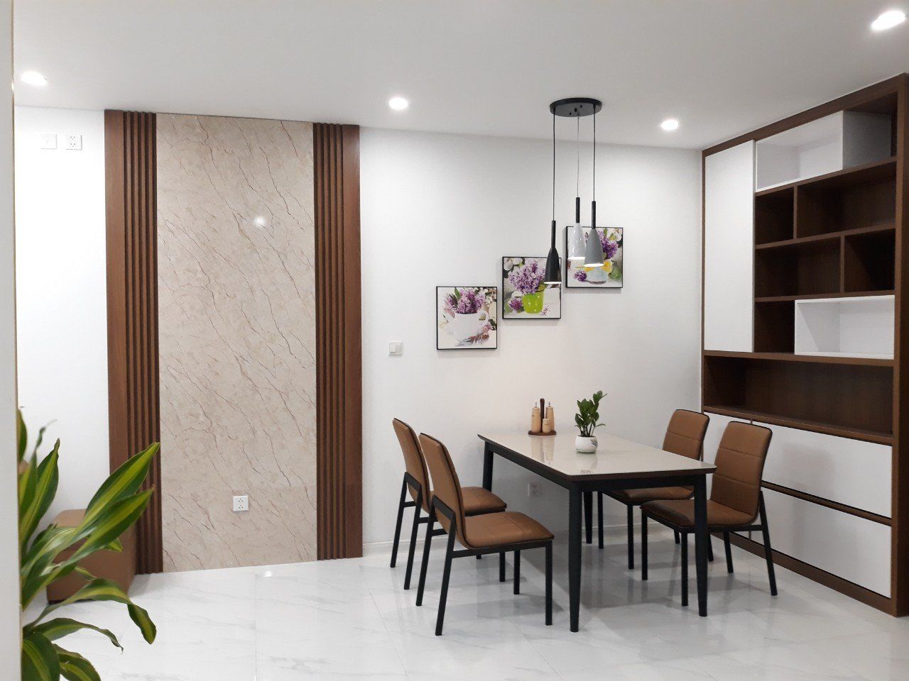 Bán căn 2ngủ thiết kế cực đẹp tòa Yên Hòa Condominium, full nội thất. Sổ sẵn giao dịch. Giá hơn 5tỷ