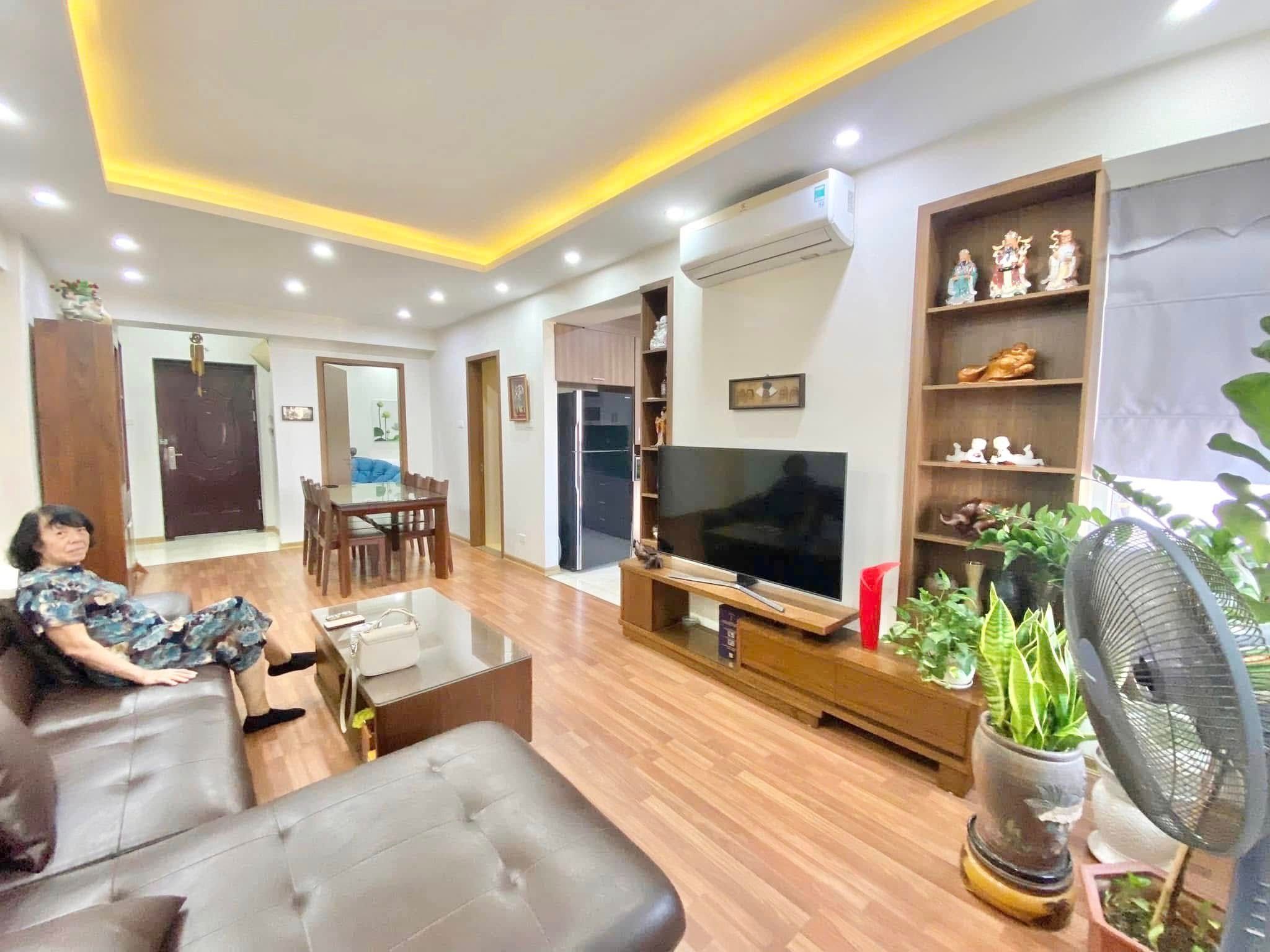 Cho thuê nhanh căn hộ đủ đồ chung cư Lilama số 52 Lĩnh Nam, giao nhà ngay, 92m2, 2pn, MTG