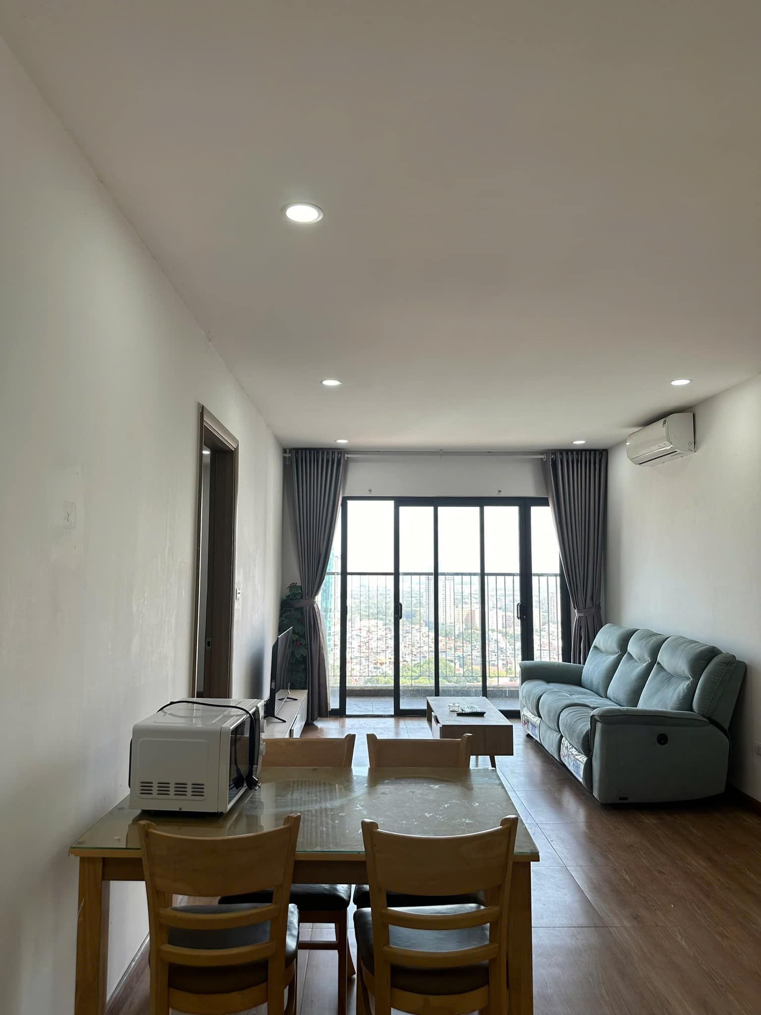 Em cần bán căn A (60m2) 1N+1 ở Park Kiara - Park City rẻ nhất thị trường giá 5,6 tỷ. LH: 0397 588 ***