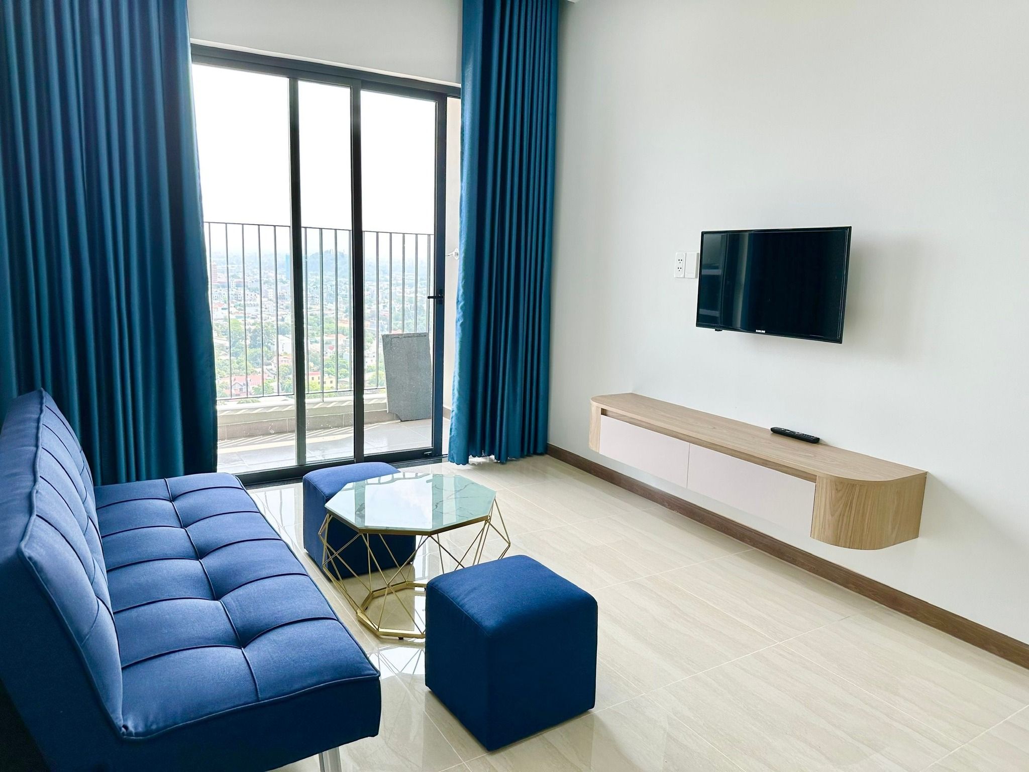 Cần bán căn góc Bcons Plaza, 51m2 2PN-2WC, View Ngoài TP đẹp và thoáng mát, Giá 1 tỷ 820 Sổ Sẵn!