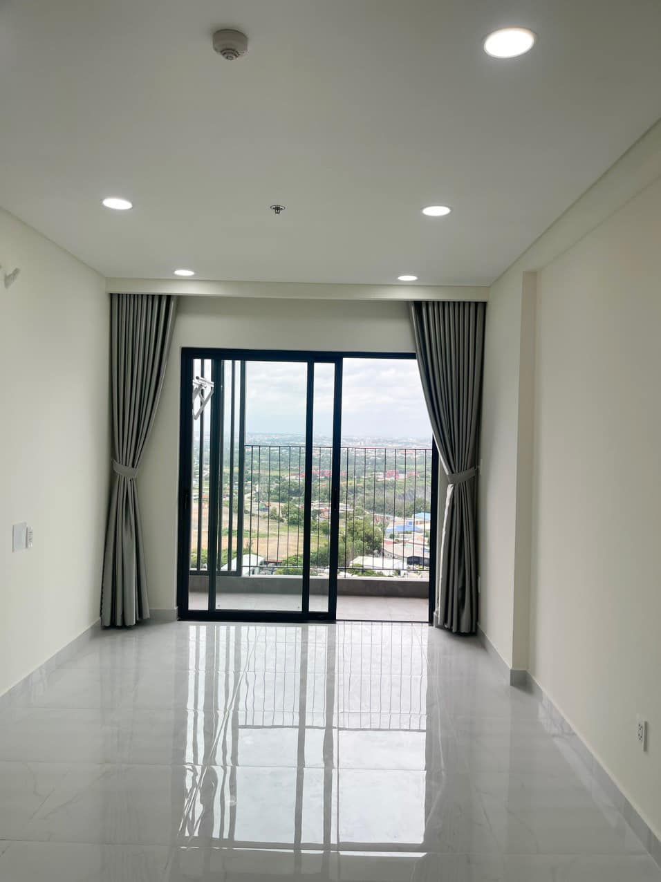 Chính chủ bán nhanh căn 2pn - 2wc view nội khu, sổ sẵn, giá bán 1.7 tỷ, lh: 0907 128 ***