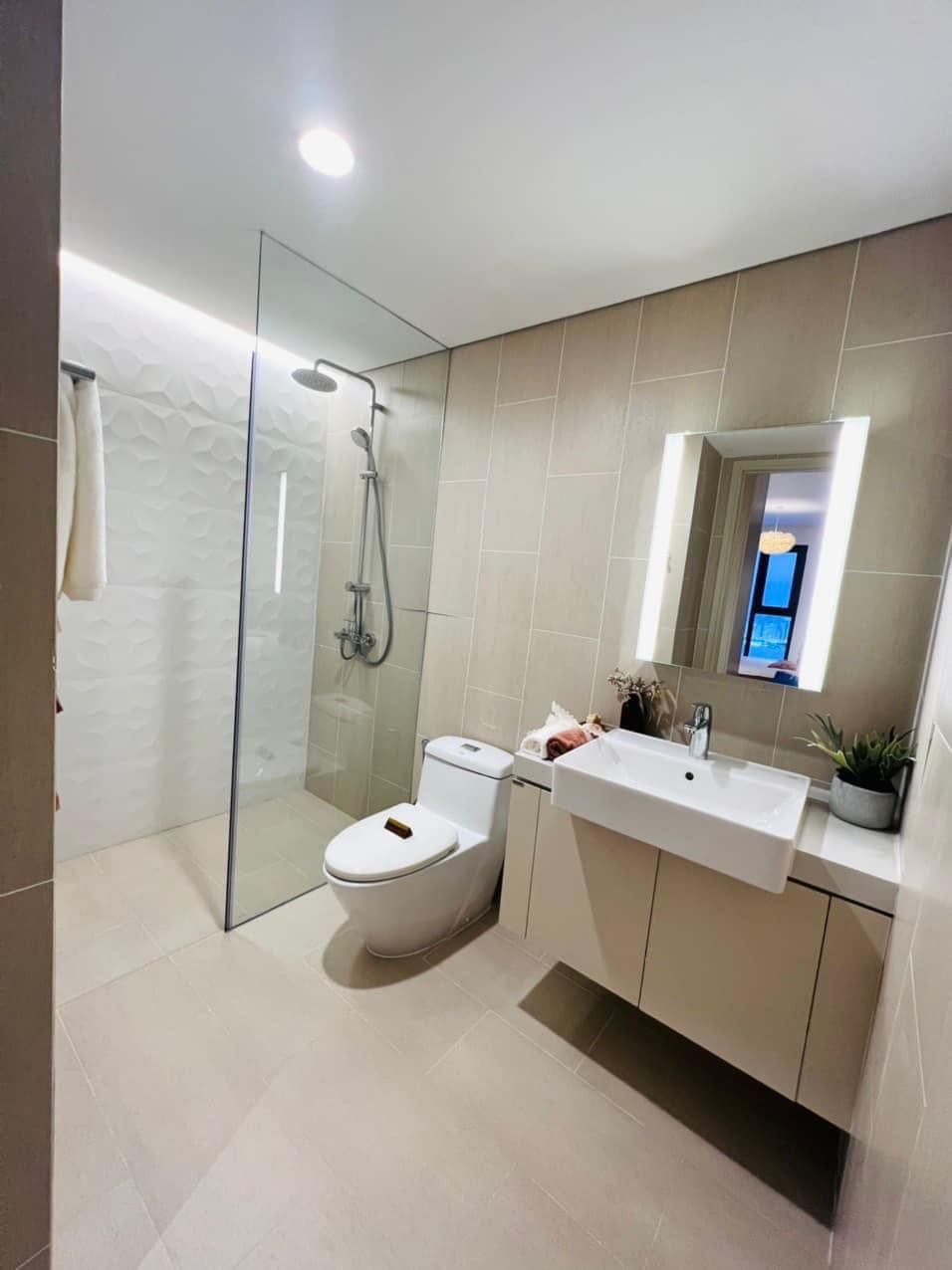 Cho thuê căn hộ 2PN 1WC 55m2 KĐT Vạn Phúc, thang máy, ban công, nhiều cửa sổ tháng mát chỉ 14 triệu