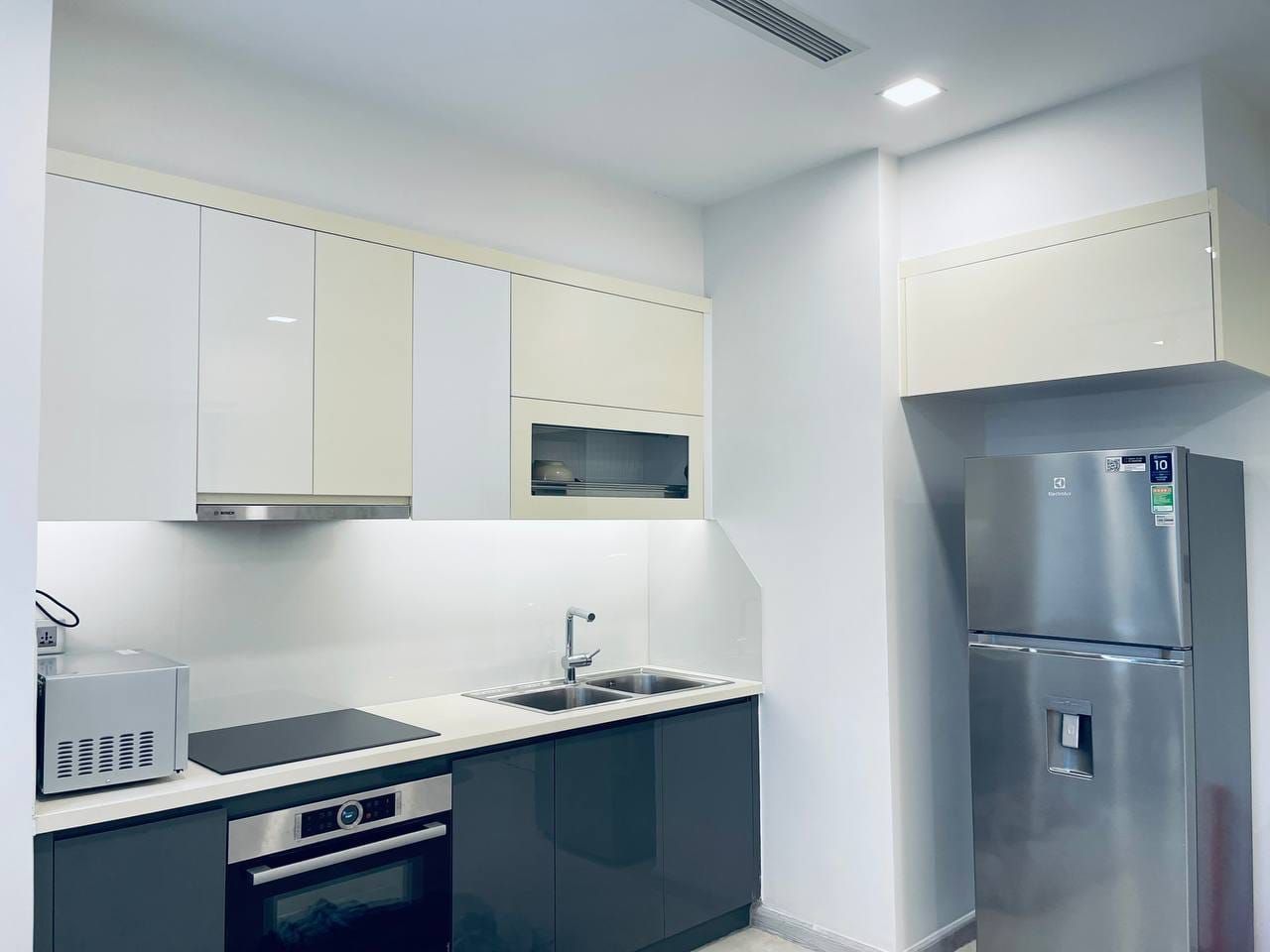 Cho thuê CC Vinhomes Golden River Ba Son, 18,5 triệu, 54m2, 1PN, 1WC