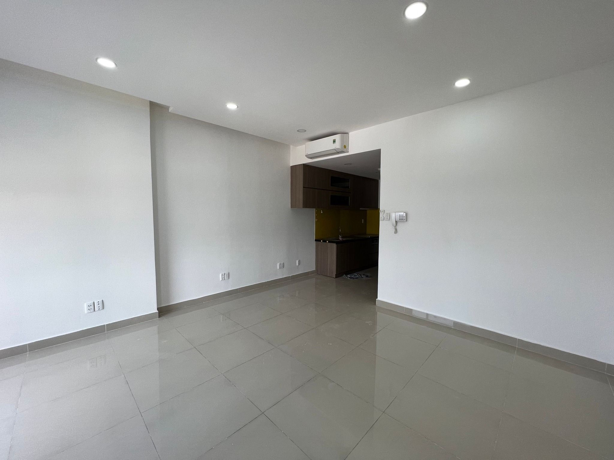 Kinh doanh thua lỗ bán gấp căn hộ Orchard Garden, Phú Nhuận, 71m2,1 tỷ 750 triệu, sổ hồng riêng